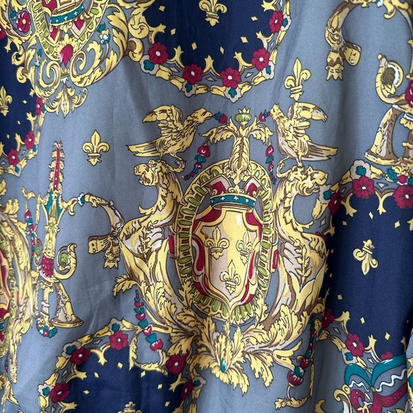 Gold gilded print windbreaker - Picture 8 of 11